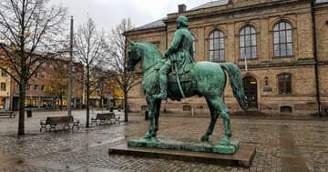 Beyond the textbooks: 11 historical myths we still believe